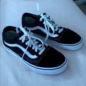black and white lace up vans